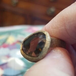 VINTAGE RING!!! PULPLE AMYTHYST STONE SET IN BRUSHED GOLD TONE!!!  GORGEOUS!!!